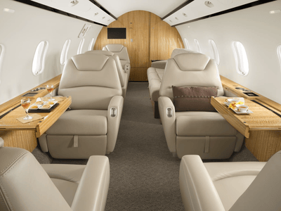Challenger 300 - фото