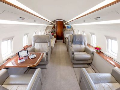 Challenger 604 - фото