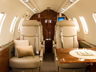 Learjet 40 - фото