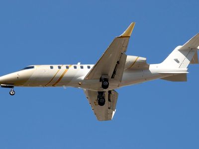 Learjet 40 - фото