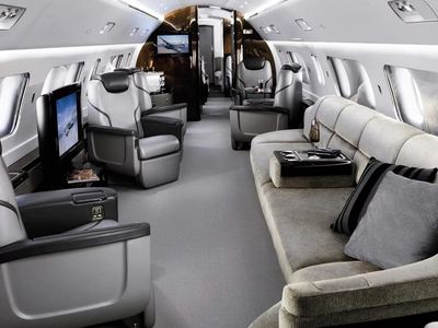 Embraer Lineage 1000 - фото