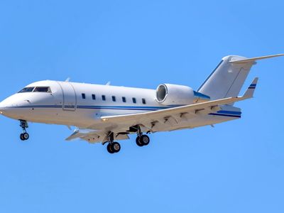 Challenger 604 - фото