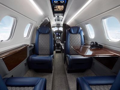 Phenom 300 - фото