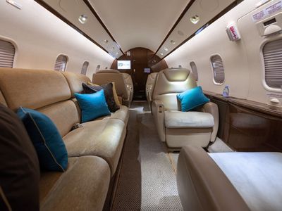 Challenger 300 - фото