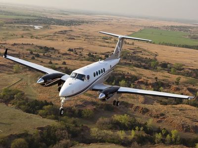 King Air 260 - фото