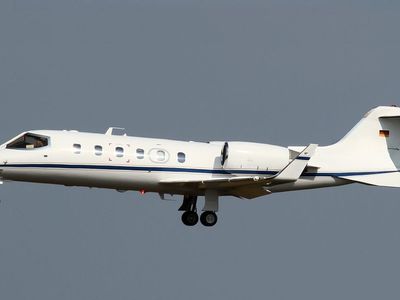 Learjet 31A - фото