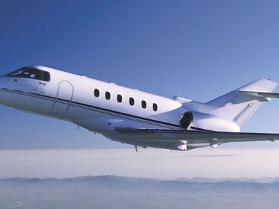 Hawker 700A - фото