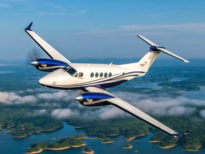 King Air 260 - фото