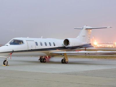 Learjet 31 - фото