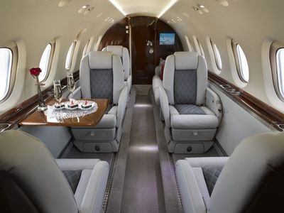Hawker 750 - фото