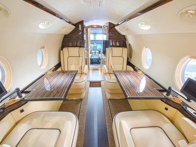 Gulfstream G-150 - фото