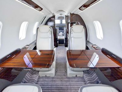 Learjet 40 - фото
