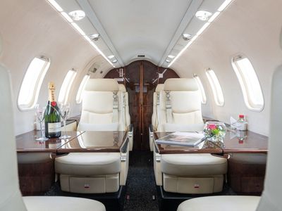 Learjet 40 - фото