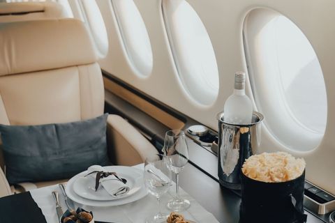 Mirai’s Comprehensive Guide to Chartering a Private Jet: Tips and Best Practices