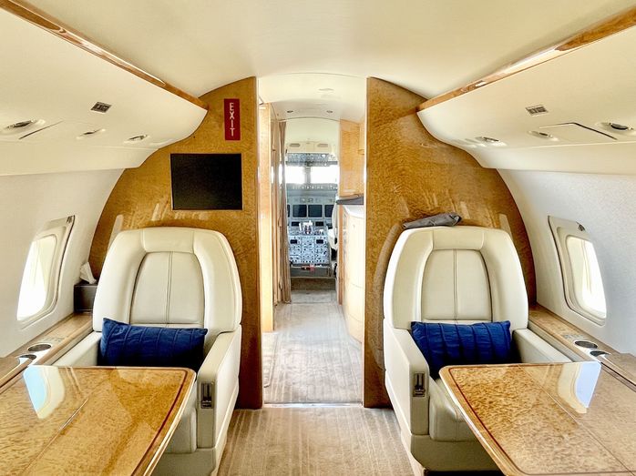 Challenger 604