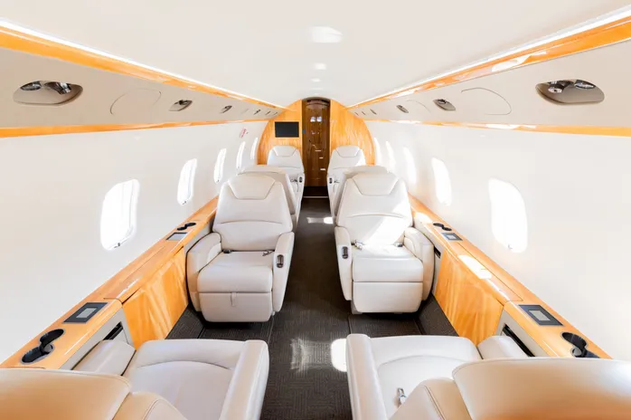 Challenger 300