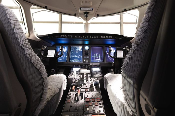 Challenger 300