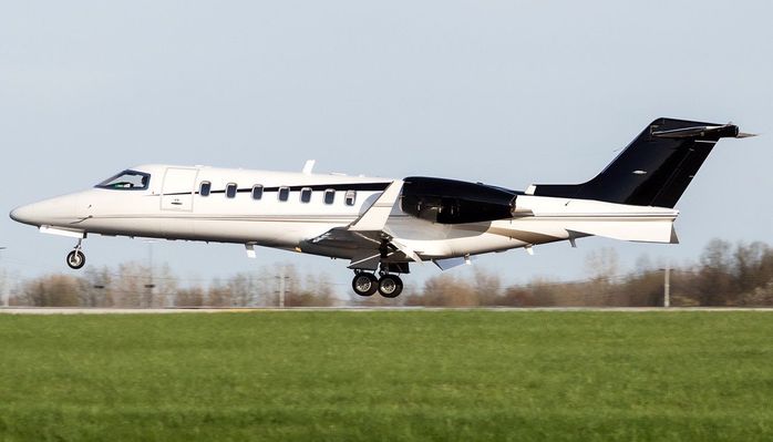 Learjet 40