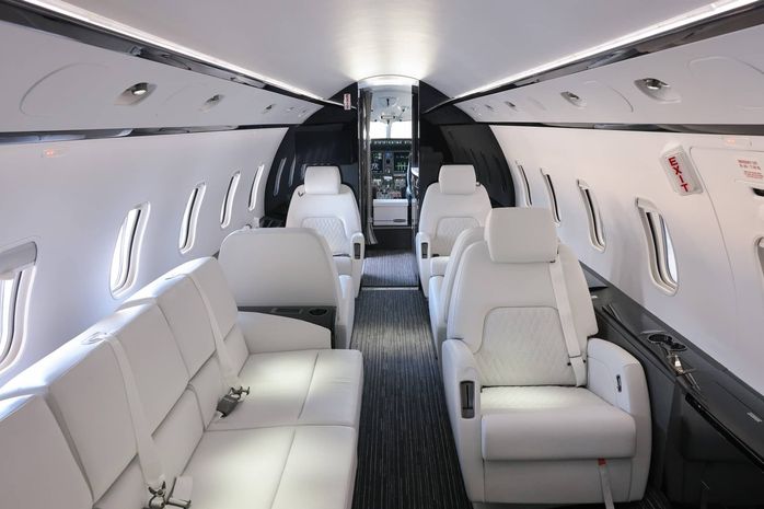 Challenger 300
