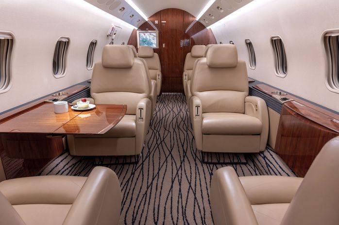 Challenger 300