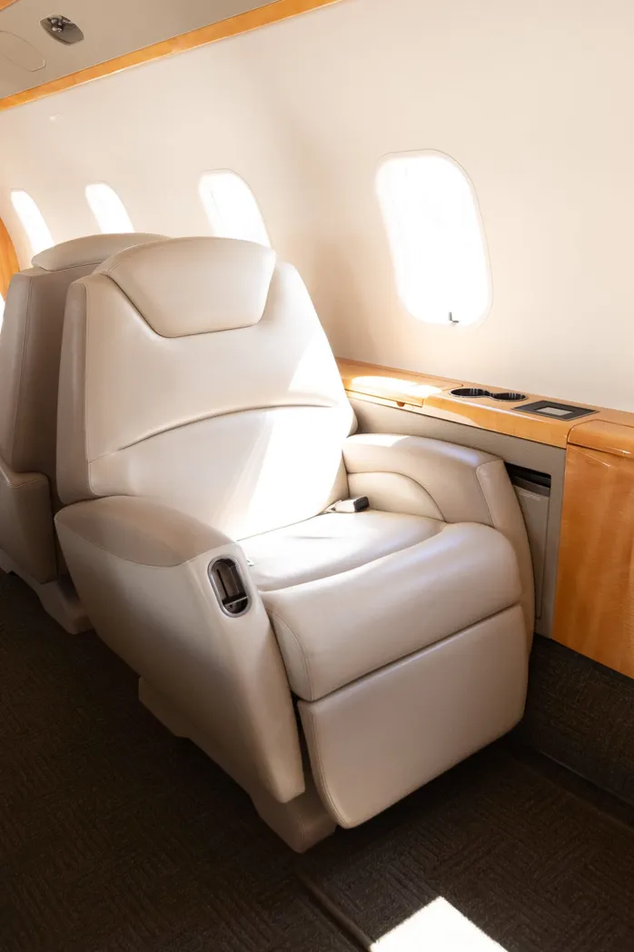 Challenger 300