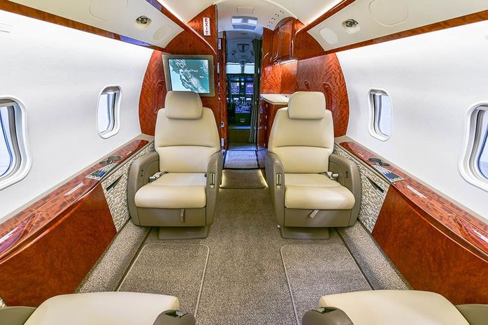 Challenger 300