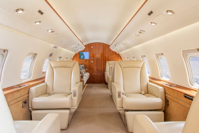Challenger 604