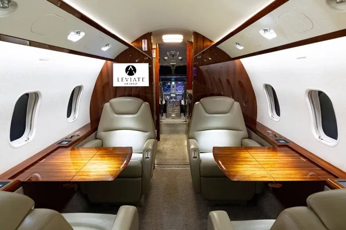 Challenger 300
