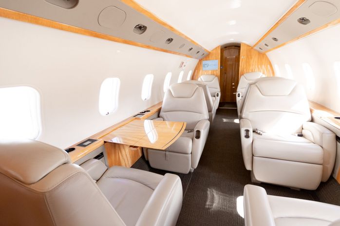 Challenger 300