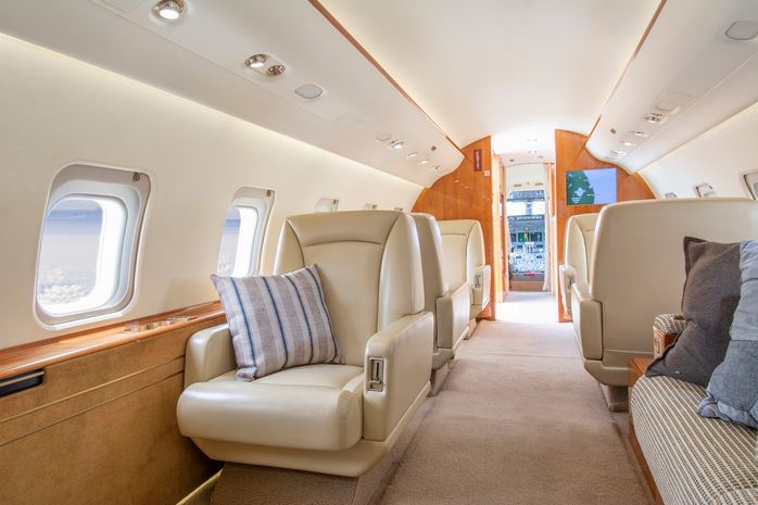 Challenger 604