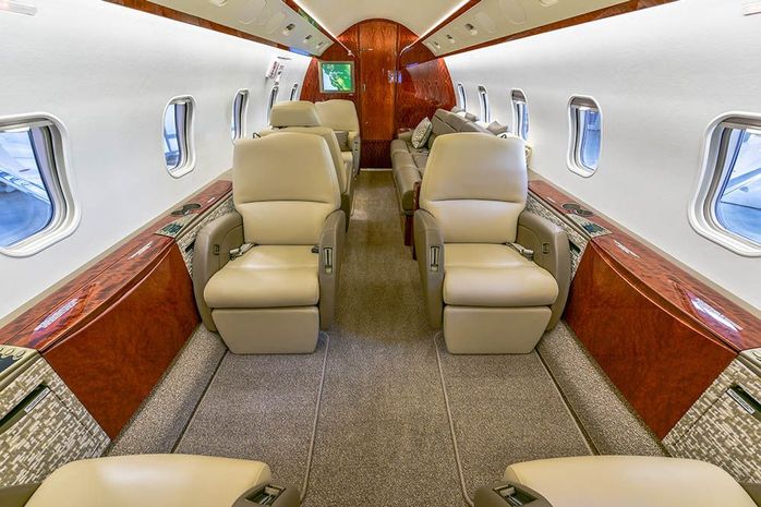 Challenger 300