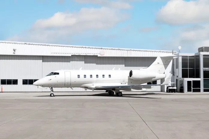 Challenger 300
