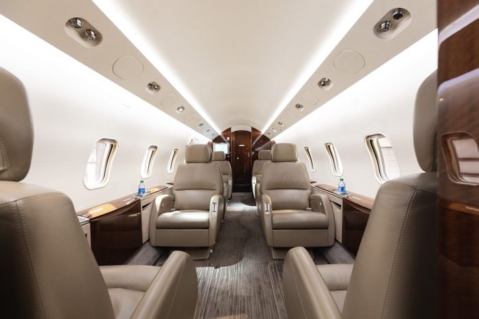 Challenger 300