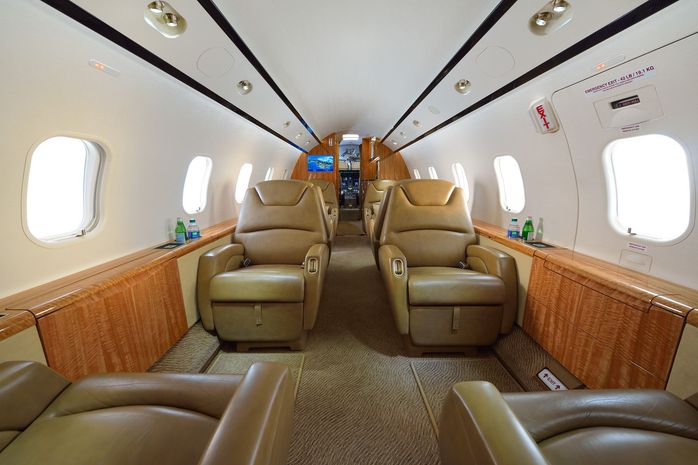 Challenger 300
