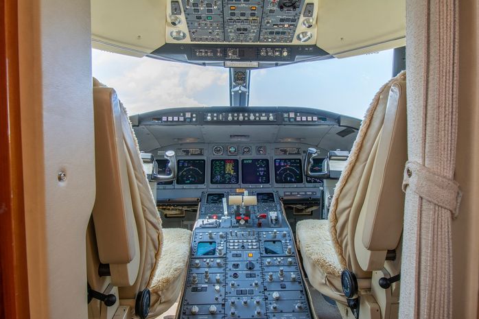 Challenger 604