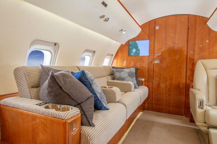 Challenger 604