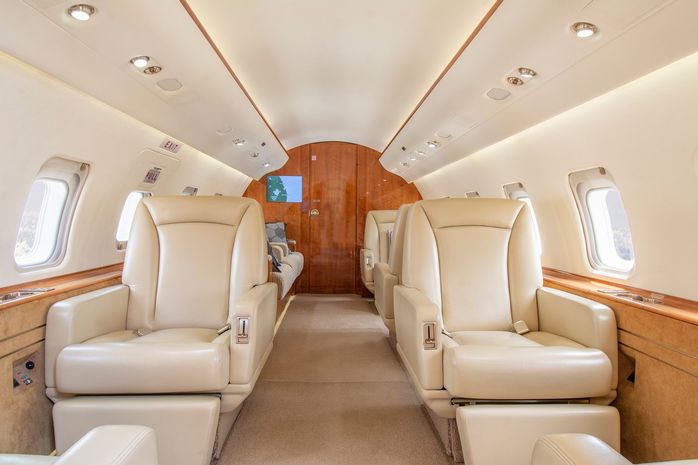 Challenger 604