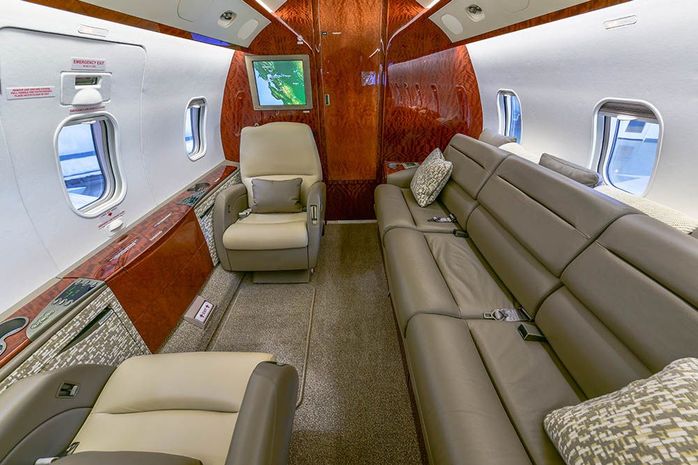 Challenger 300