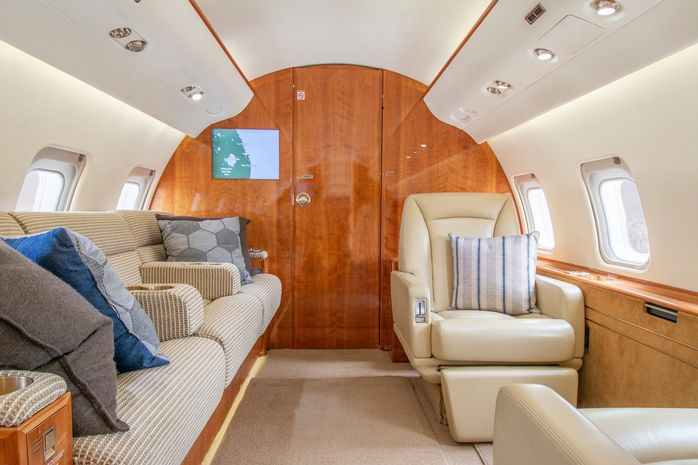 Challenger 604