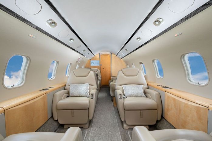 Challenger 300