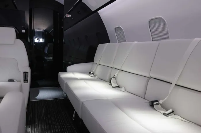 Challenger 300