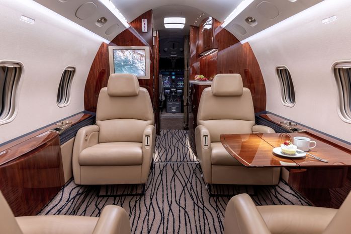 Challenger 300